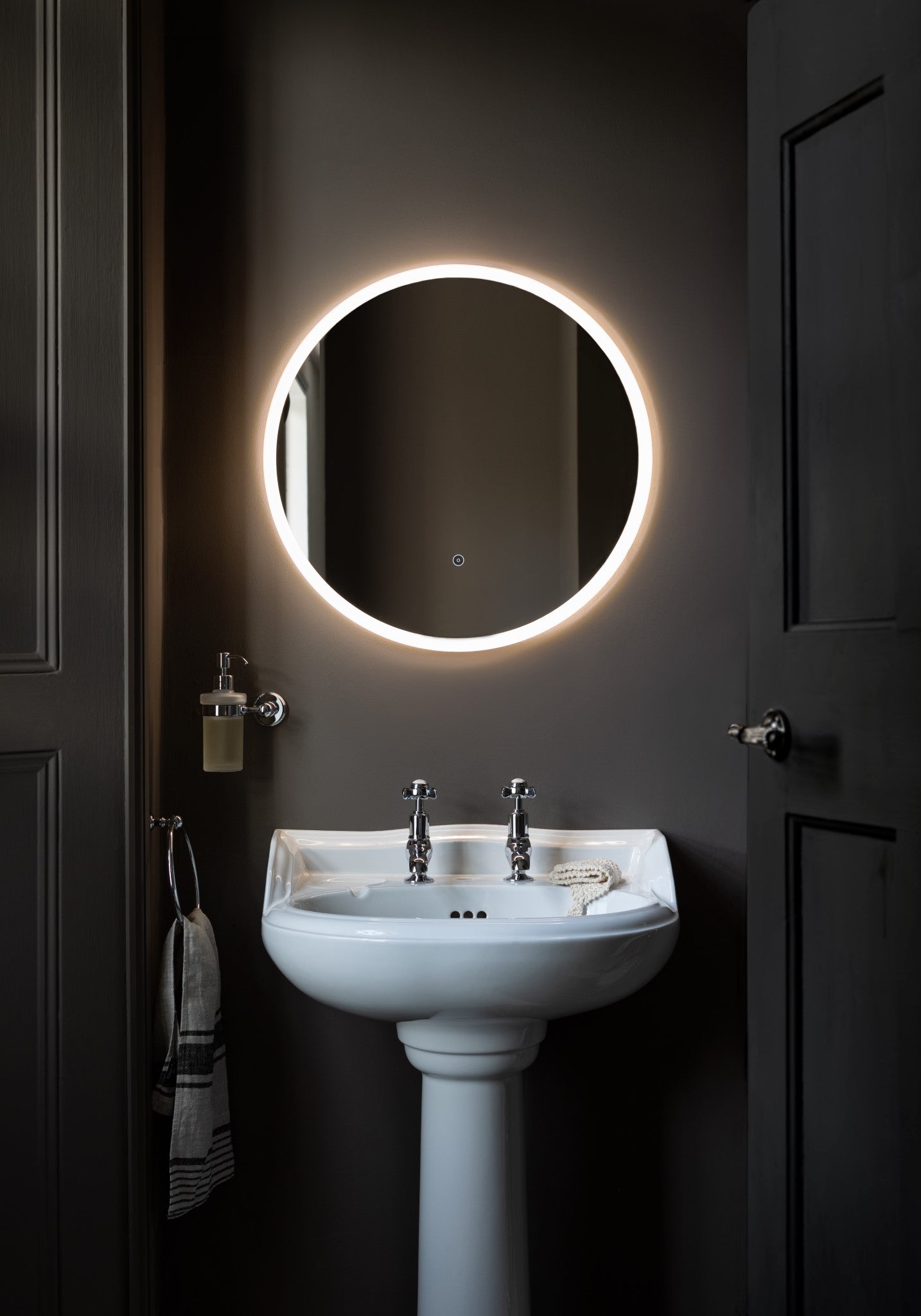 Jtp Apollo Round LED Mirror