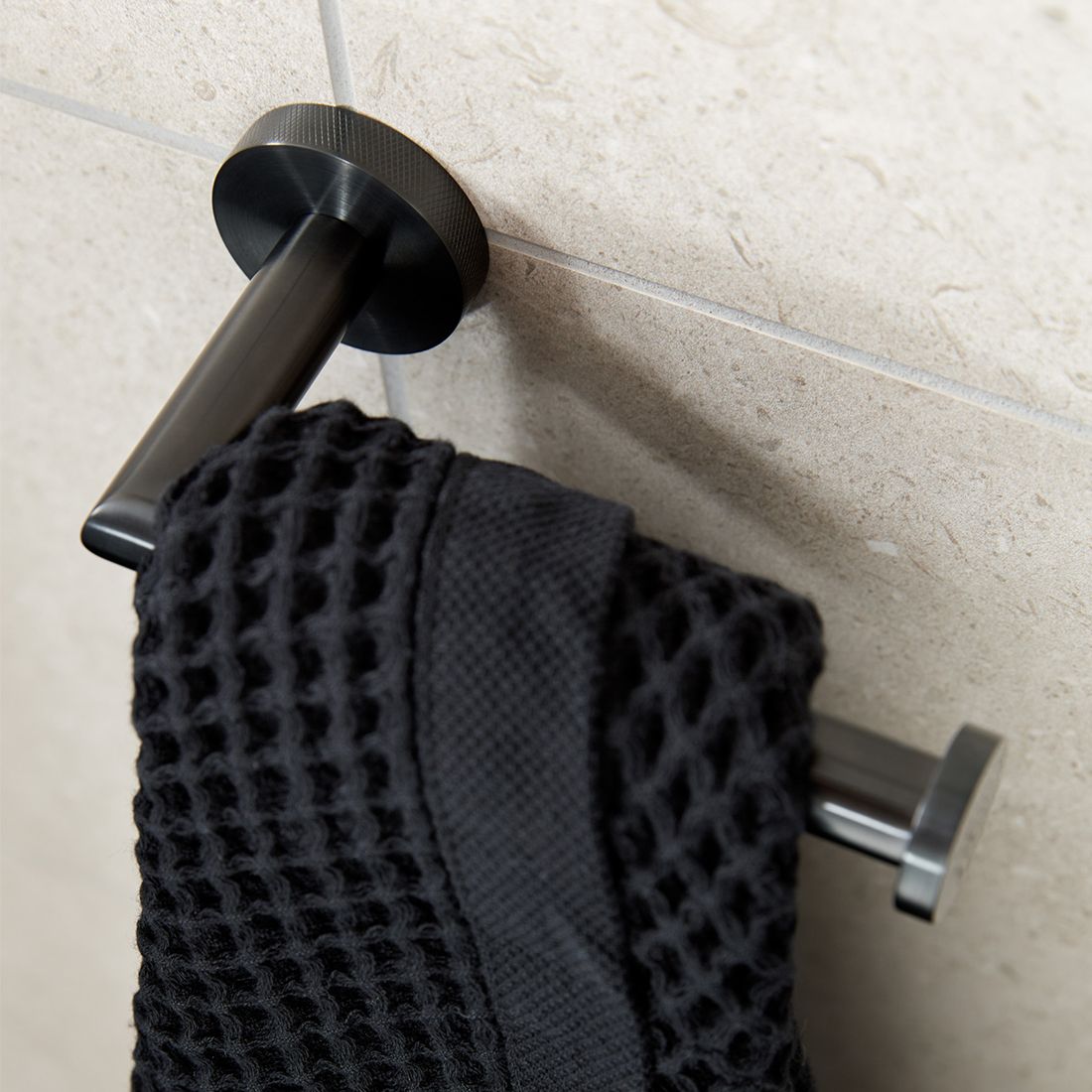 Vado Individual Knurled Accents Toilet Roll Holder